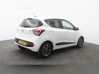 Used Hyundai i10 2019 for sale - 77785480: Photo