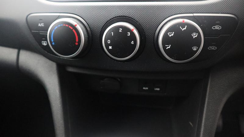 Used Hyundai i10 2017 for sale - 77117112: Photo 18