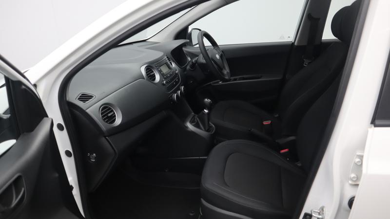 Used Hyundai i10 2017 for sale - 77117112: Photo 9