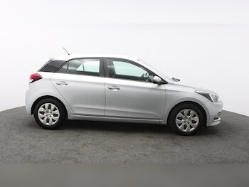 Used Hyundai i20 2017 for sale - 78180306: Photo