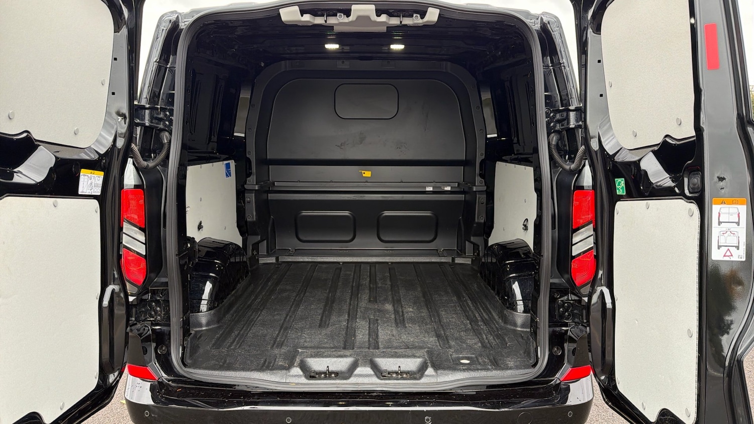 Used Ford Transit Custom 2025 for sale - 76517902: Photo 12