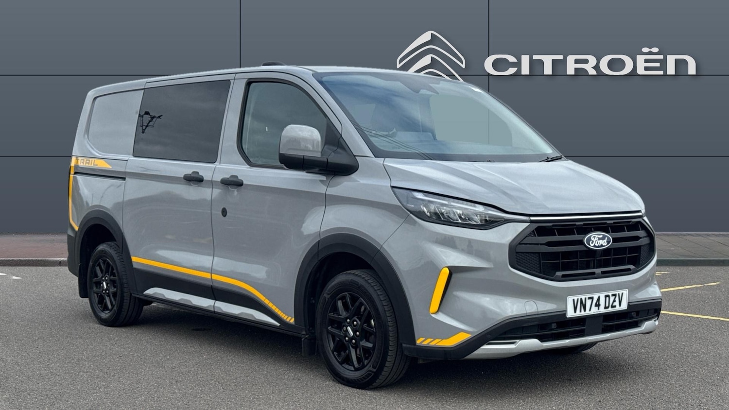 Used Ford Transit Custom 2024 for sale - 76383077: Photo 1