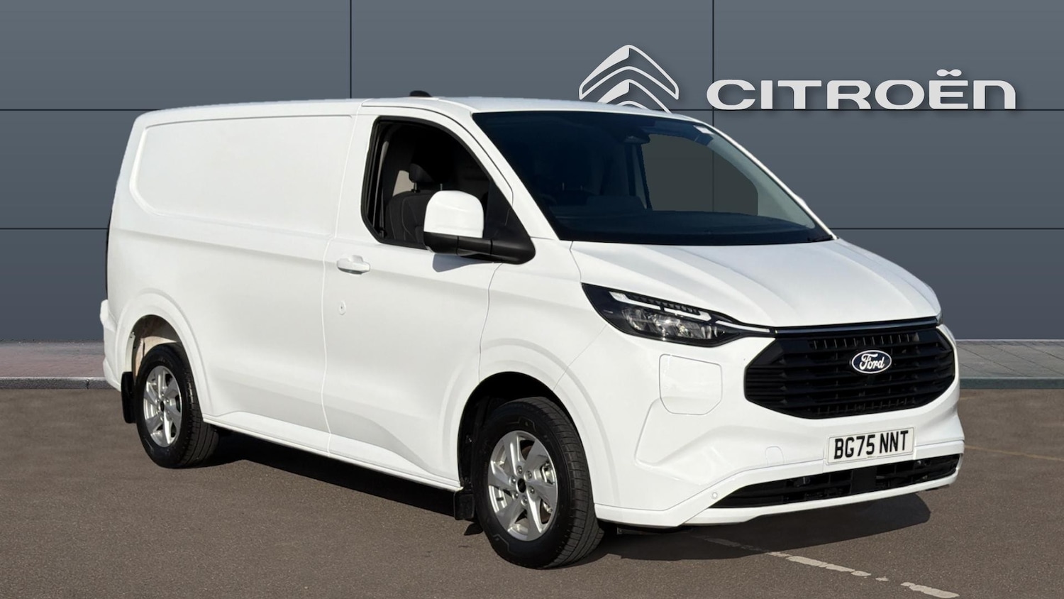 Used Ford Transit Custom 2025 for sale - 76372273: Photo 1
