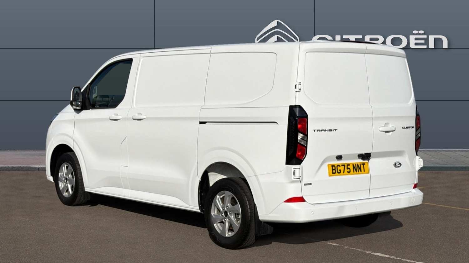 Used Ford Transit Custom 2025 for sale - 76372273: Photo 2