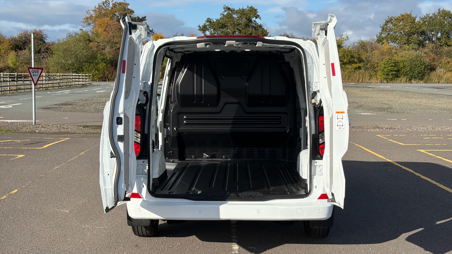 Used Ford Transit Custom 2025 for sale - 76372273: Photo 3