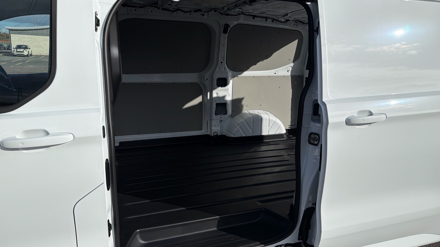 Used Ford Transit Custom 2025 for sale - 76372273: Photo 5