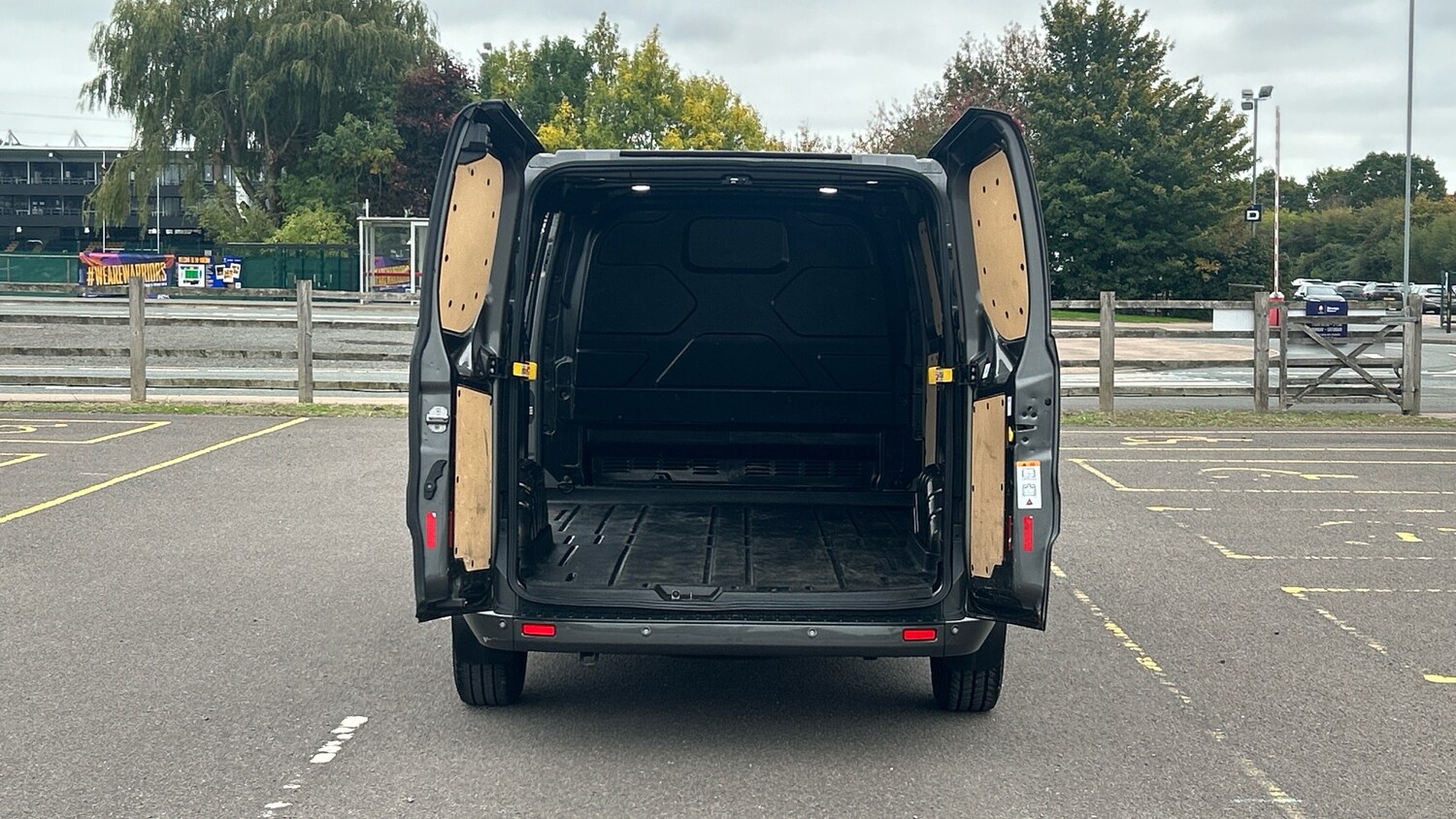 Used Ford Transit Custom 2020 for sale - 76372284: Photo 3