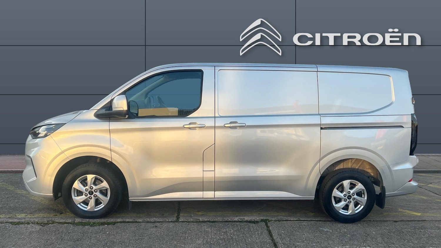 Used Ford Transit Custom 2024 for sale - 77104002: Photo 4