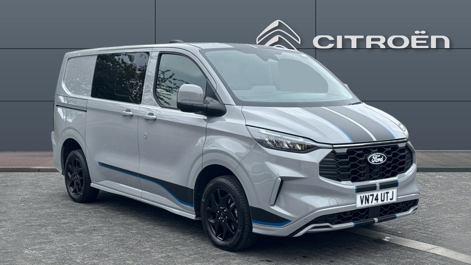 Used Ford Transit Custom 2024 for sale - 76387133: Photo 1