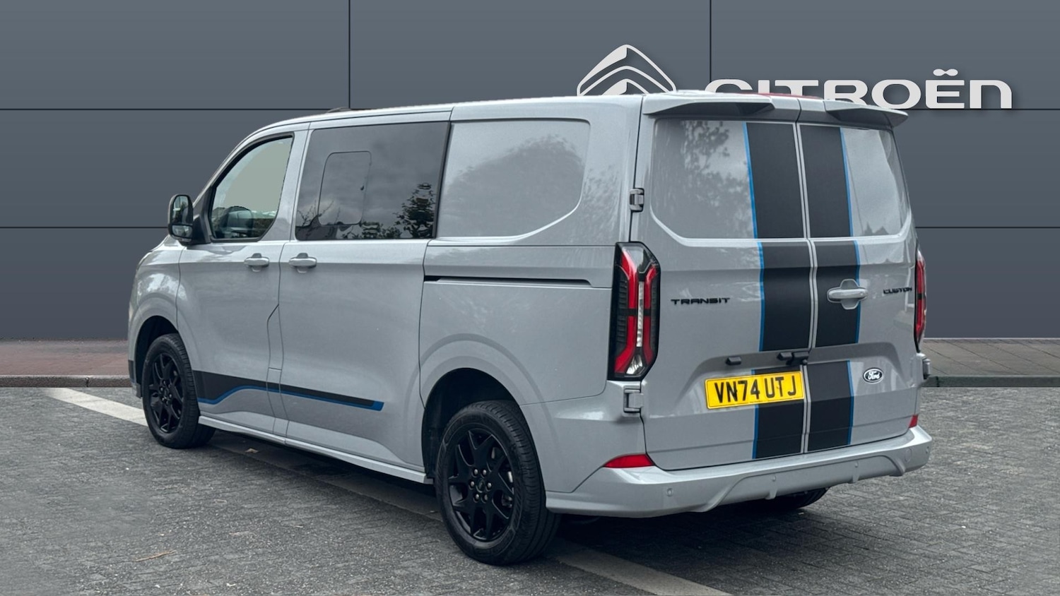 Used Ford Transit Custom 2024 for sale - 76387133: Photo 2