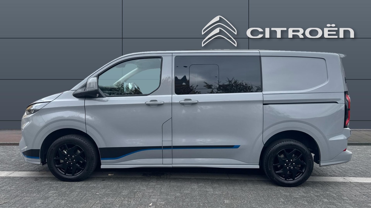 Used Ford Transit Custom 2024 for sale - 76387133: Photo 4