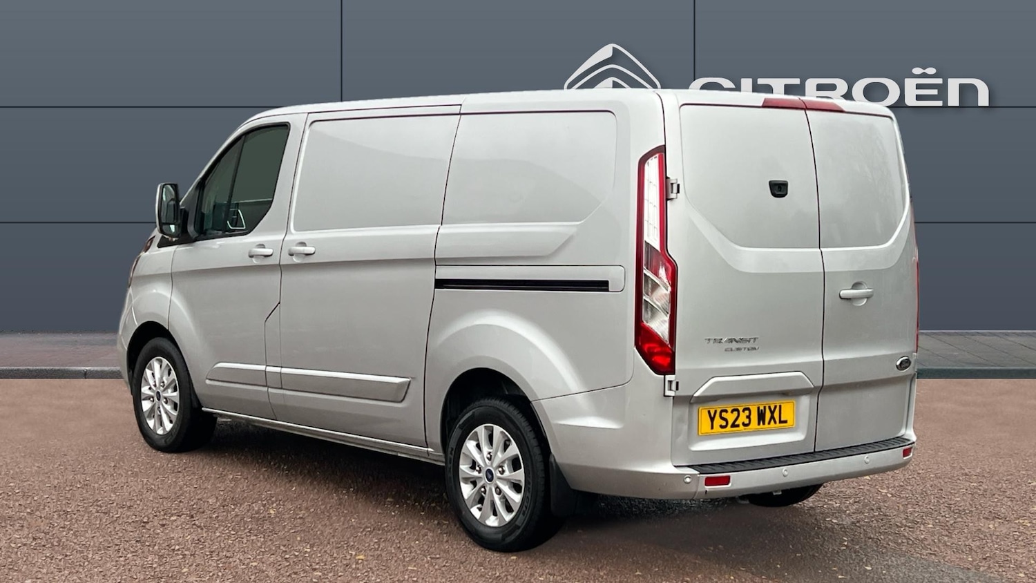 Used Ford Transit Custom 2023 for sale - 76598875: Photo 2