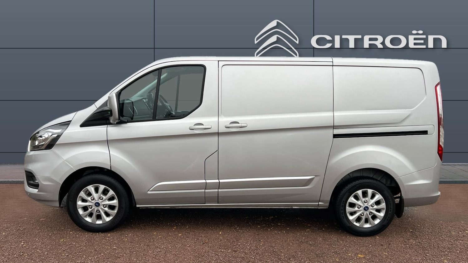 Used Ford Transit Custom 2023 for sale - 76598875: Photo 4
