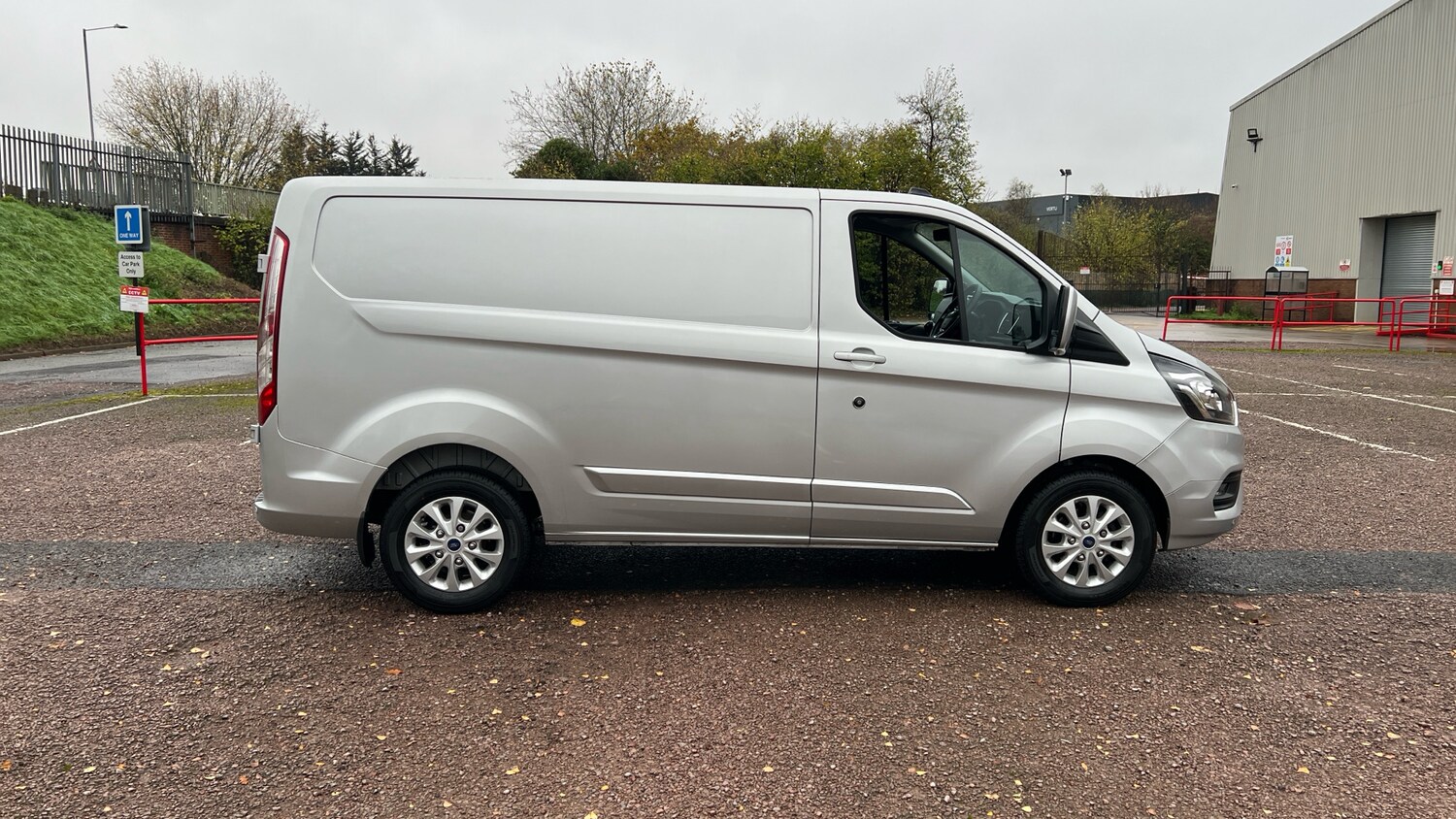 Used Ford Transit Custom 2023 for sale - 76598875: Photo 9