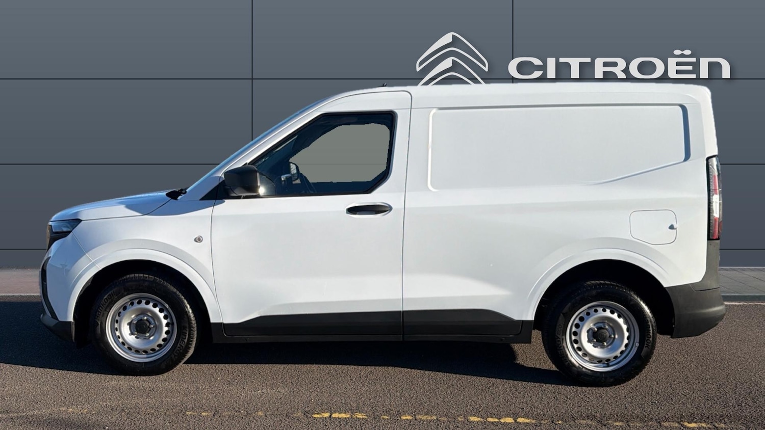 Used Ford Transit Courier 2025 for sale - 77272140: Photo 4