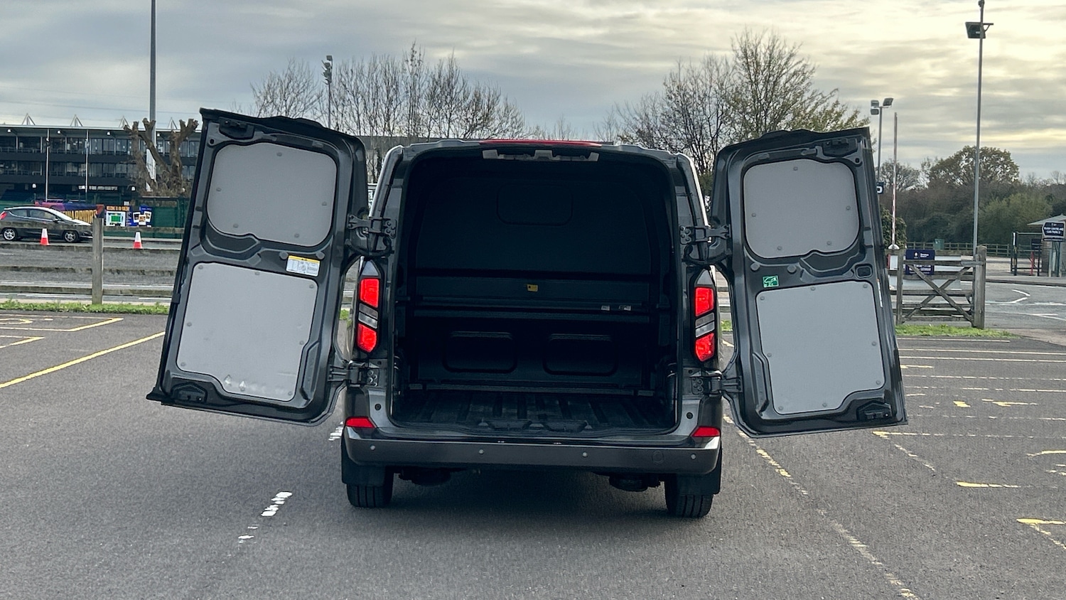 Used Ford Transit Custom 2025 for sale - 76718814: Photo 3