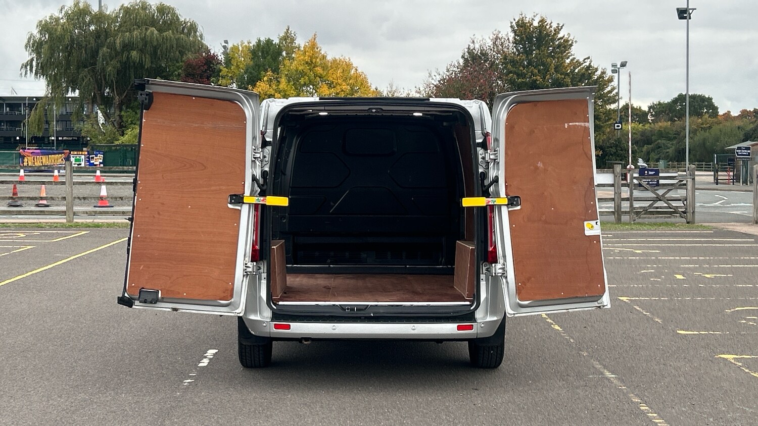 Used Ford Transit Custom 2020 for sale - 76372277: Photo 3