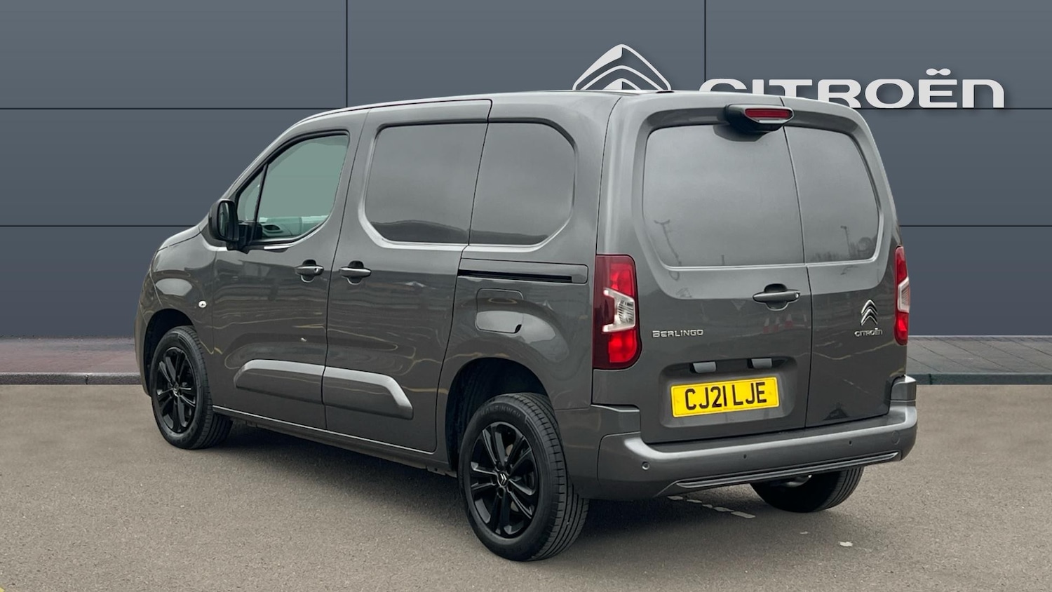 Used Citroen Berlingo 2021 for sale - 77812863: Photo 2