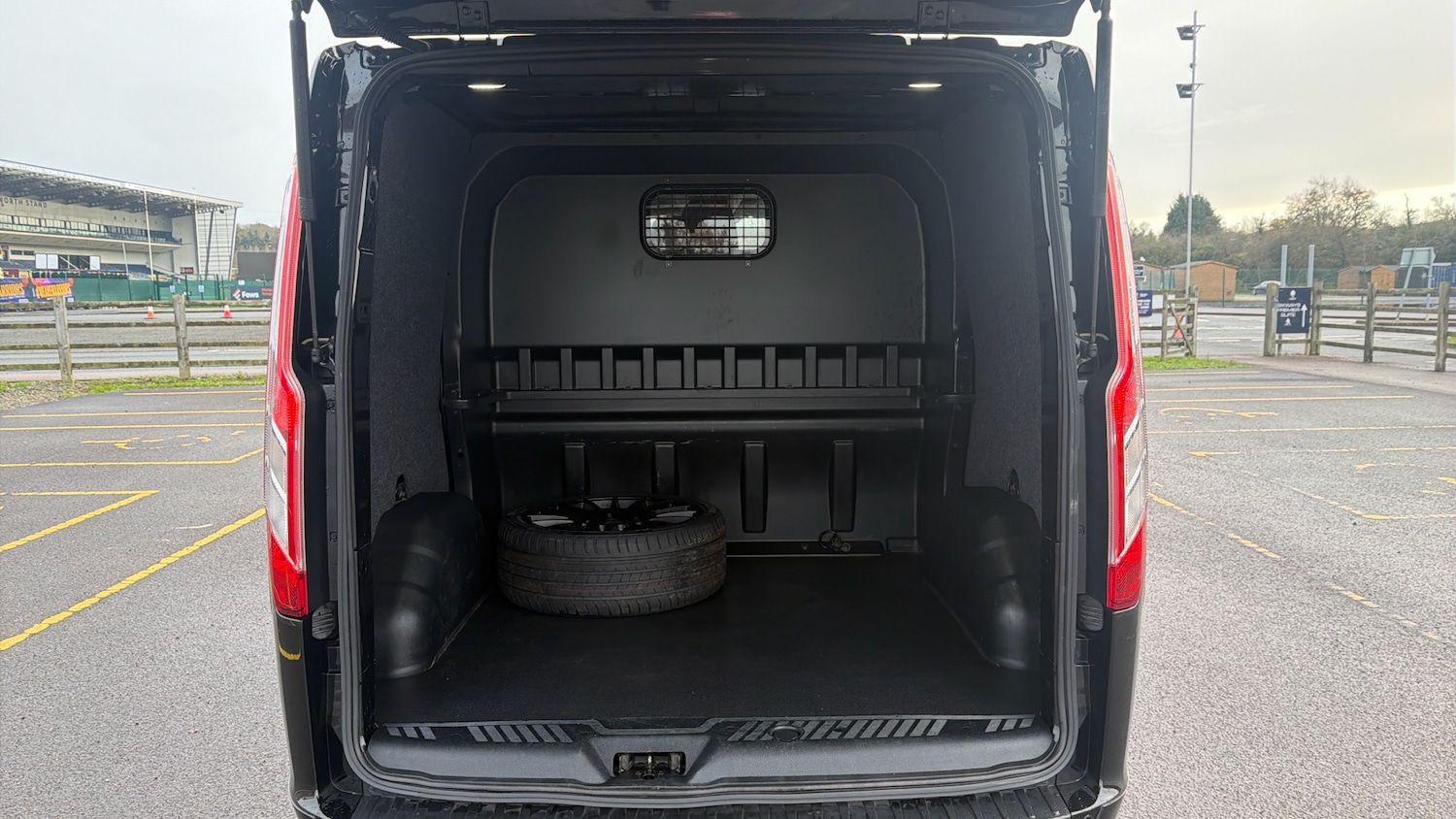 Used Ford Transit Custom 2021 for sale - 76830541: Photo 12