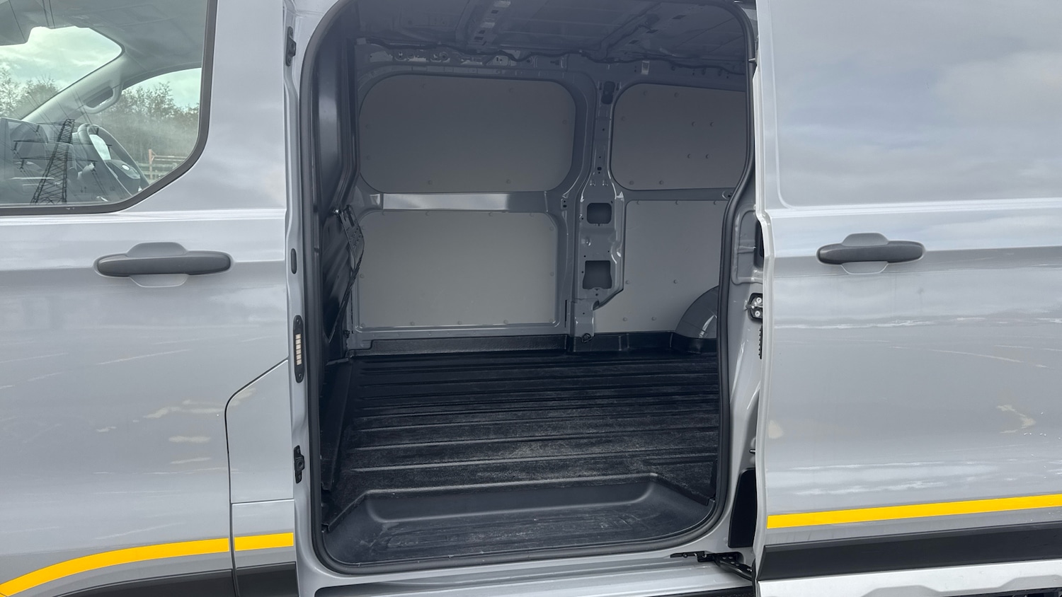 Used Ford Transit Custom 2025 for sale - 77845198: Photo 5