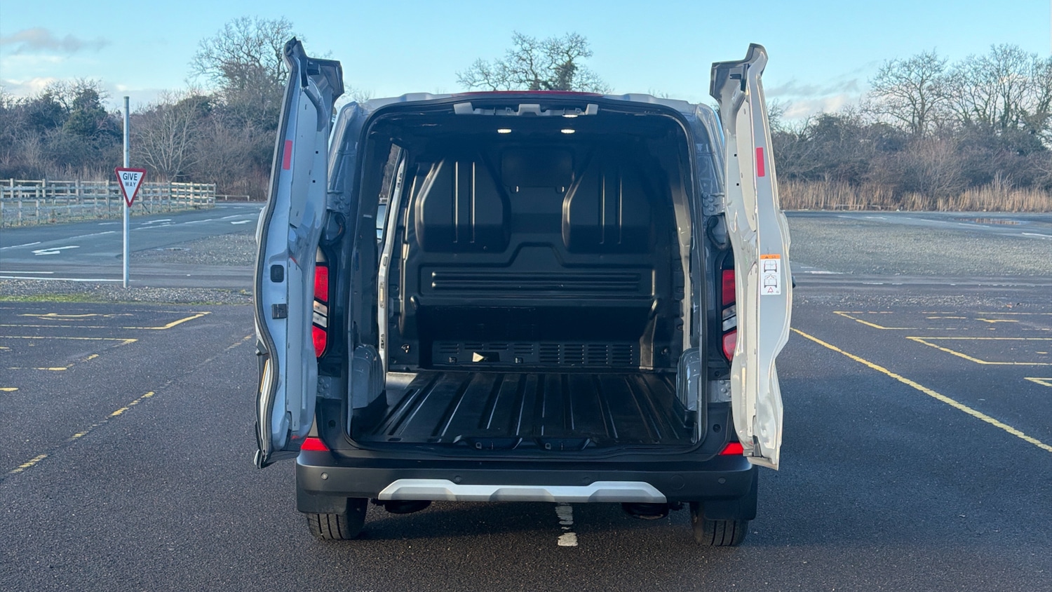 Used Ford Transit Custom 2025 for sale - 77233938: Photo 3