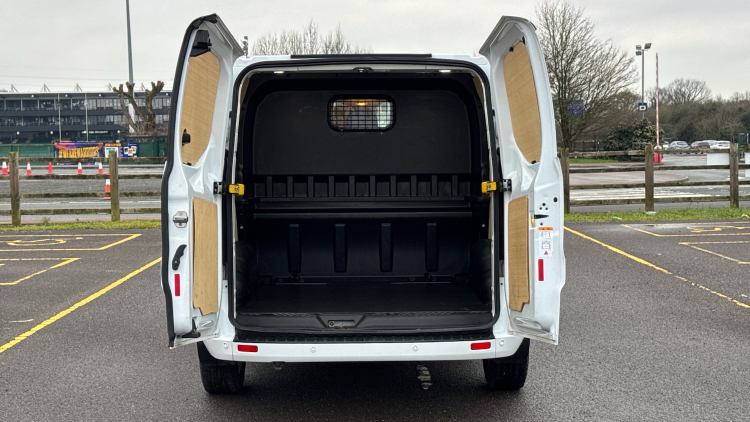 Used Ford Transit Custom 2023 for sale - 77617701: Photo 3