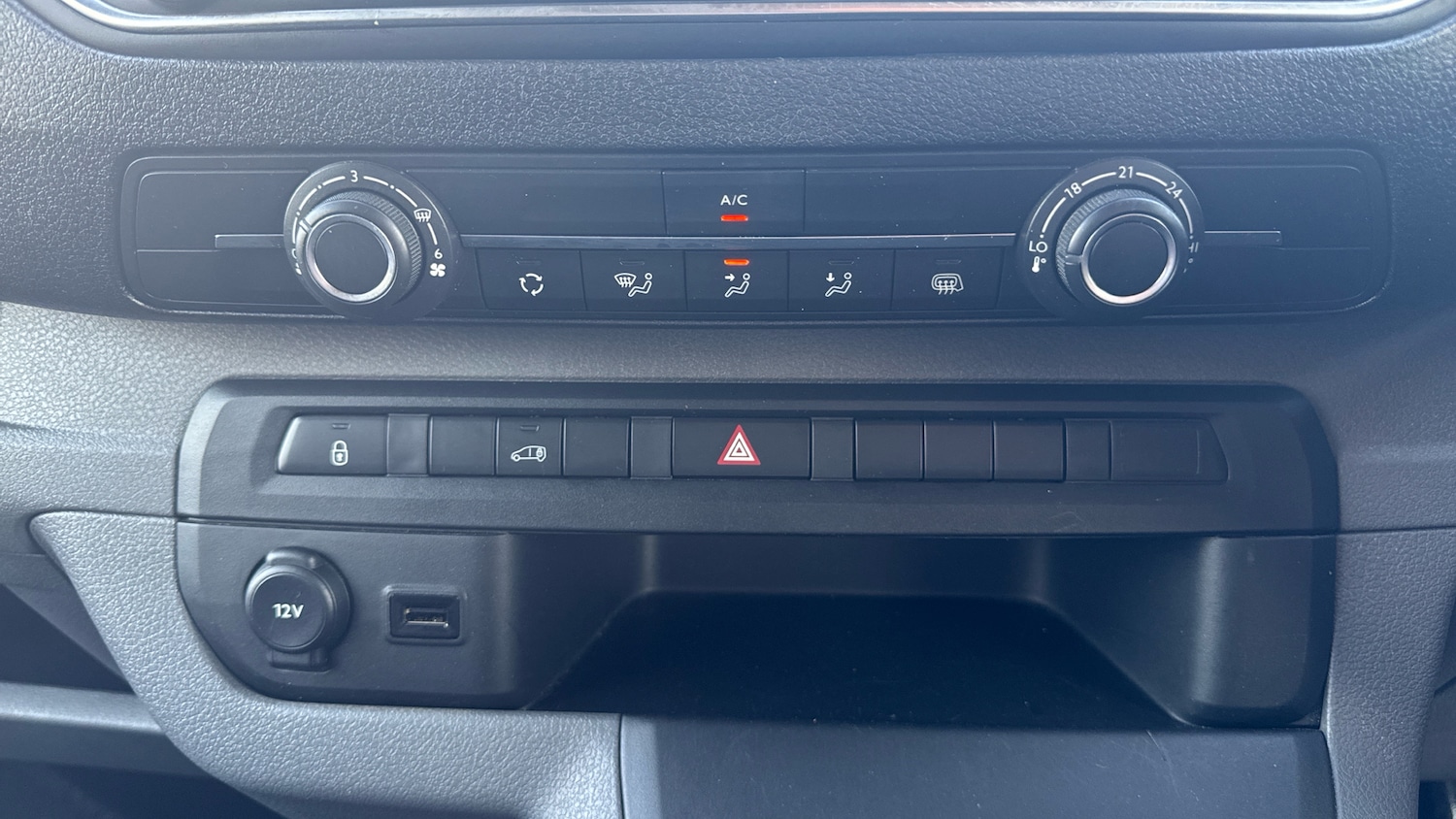 Used Vauxhall Vivaro 2022 for sale - 77983860: Photo 31