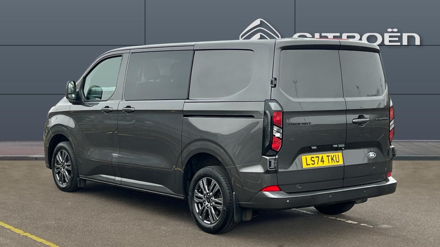 Used Ford Transit Custom 2024 for sale - 77329065: Photo 2