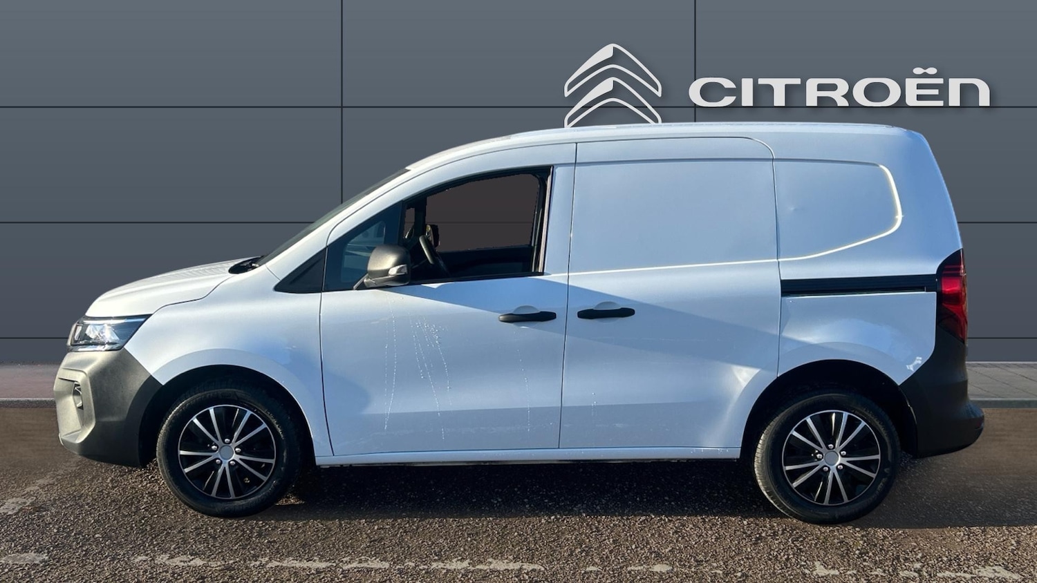 Used Nissan Other 2023 for sale - 77272139: Photo 4