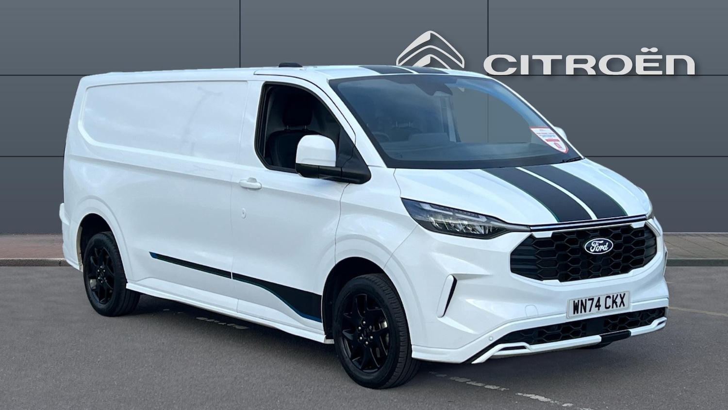 Used Ford Transit Custom 2024 for sale - 76517899: Photo 1