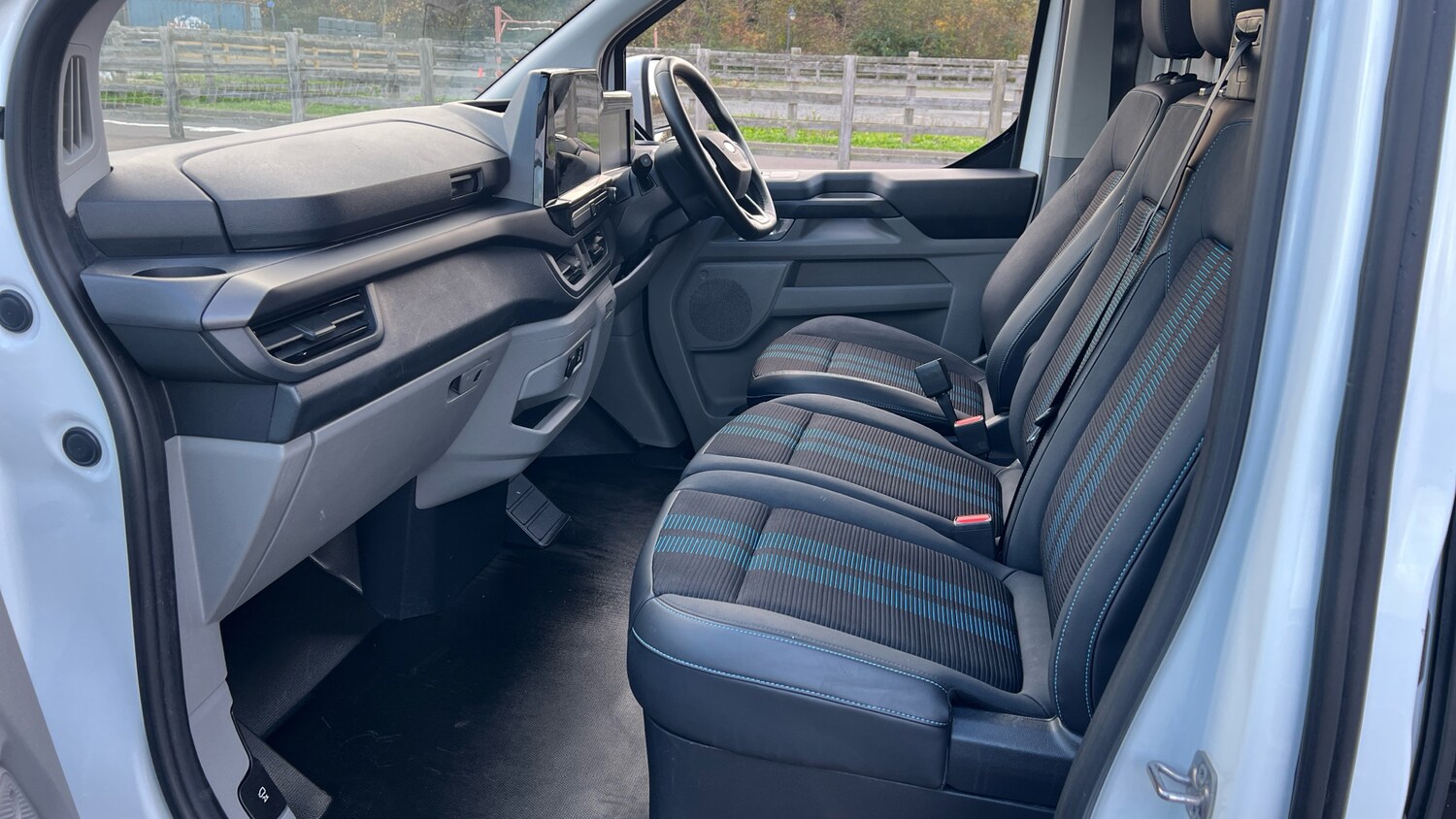 Used Ford Transit Custom 2024 for sale - 76517899: Photo 13