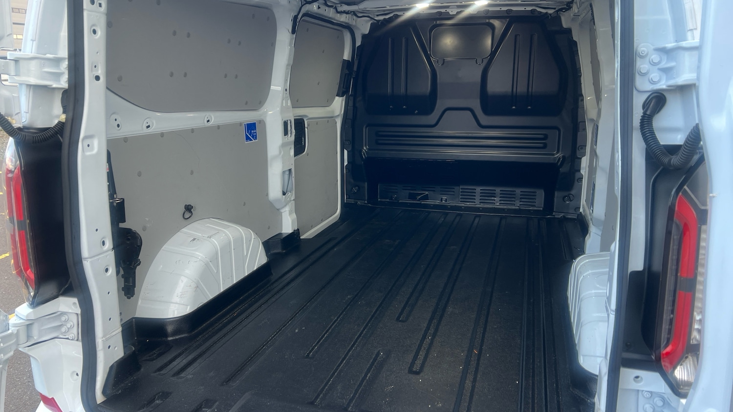 Used Ford Transit Custom 2024 for sale - 76517899: Photo 40