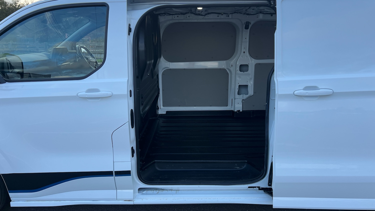 Used Ford Transit Custom 2024 for sale - 76517899: Photo 5