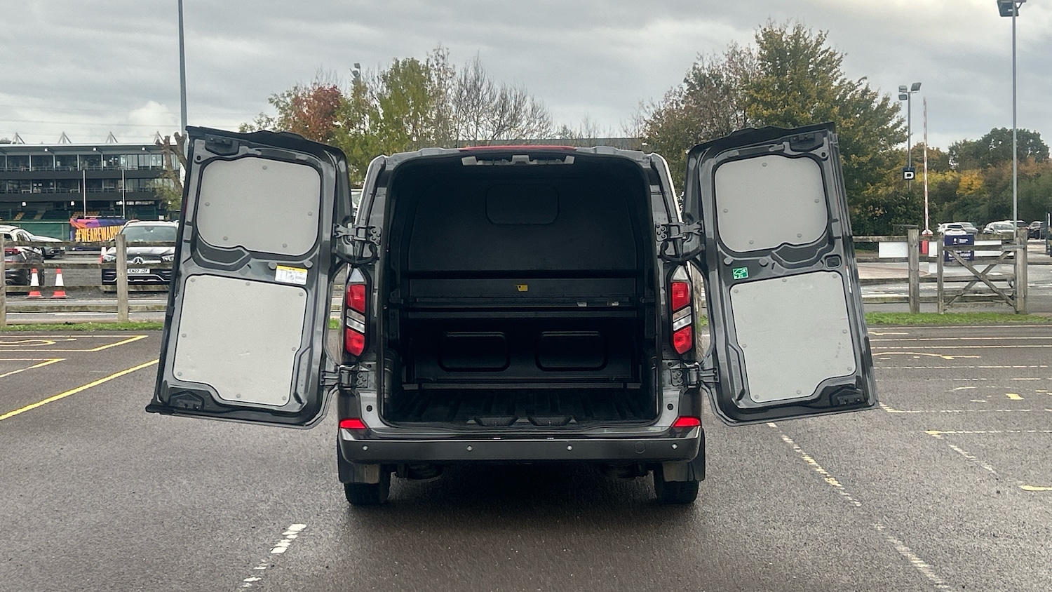 Used Ford Transit Custom 2025 for sale - 76407333: Photo 3