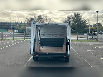 Used Nissan NV300 2021 for sale - 77062042: Photo