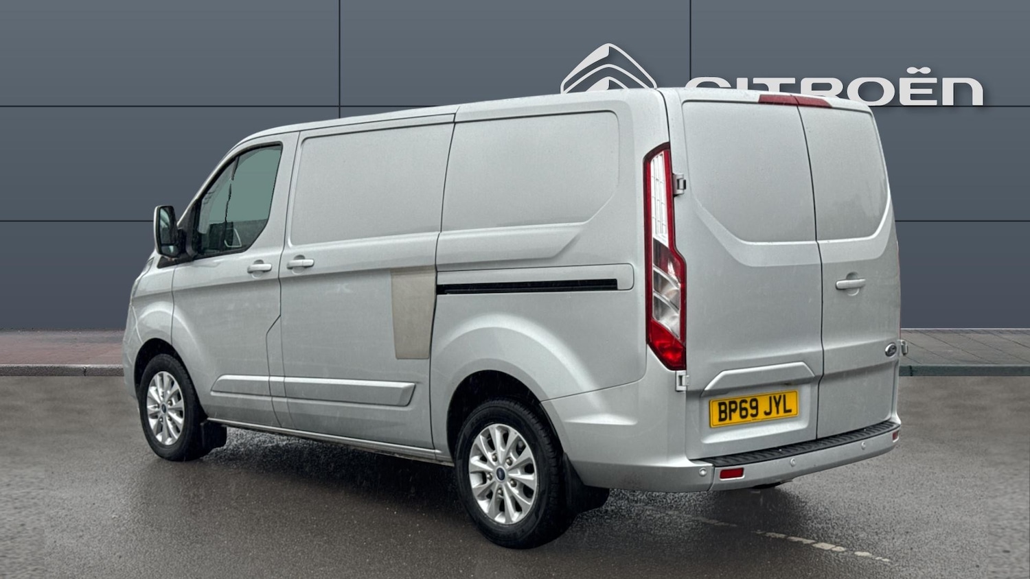 Used Ford Transit Custom 2020 for sale - 77272192: Photo 2