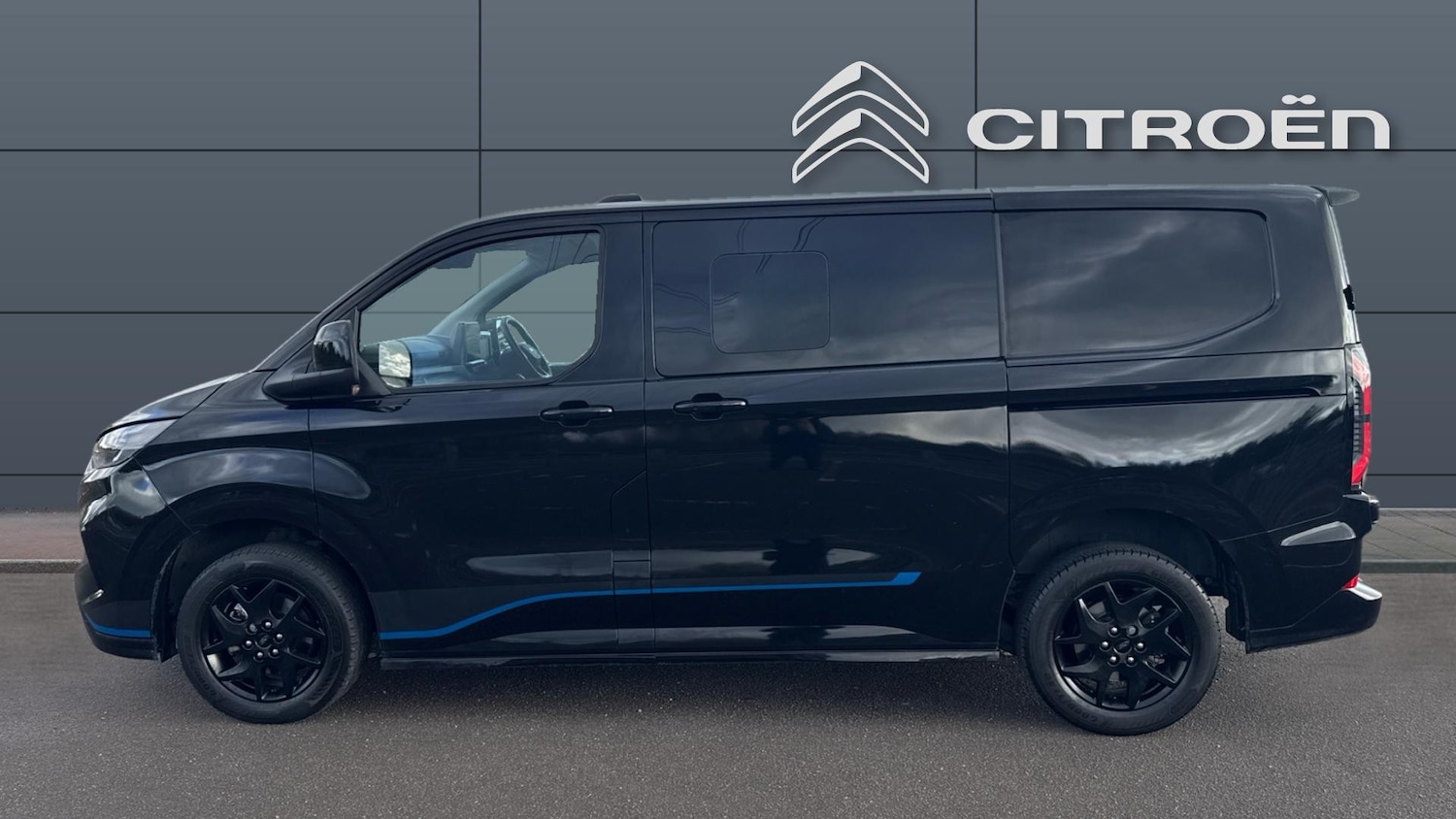 Used Ford Transit Custom 2024 for sale - 76437015: Photo 4