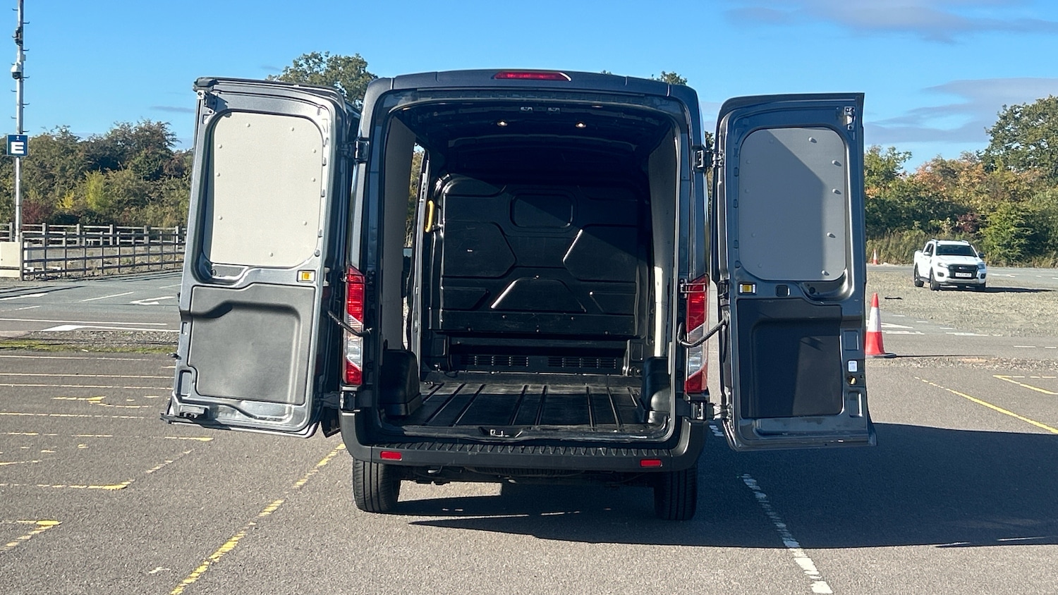 Used Ford Transit 2022 for sale - 76627792: Photo 3