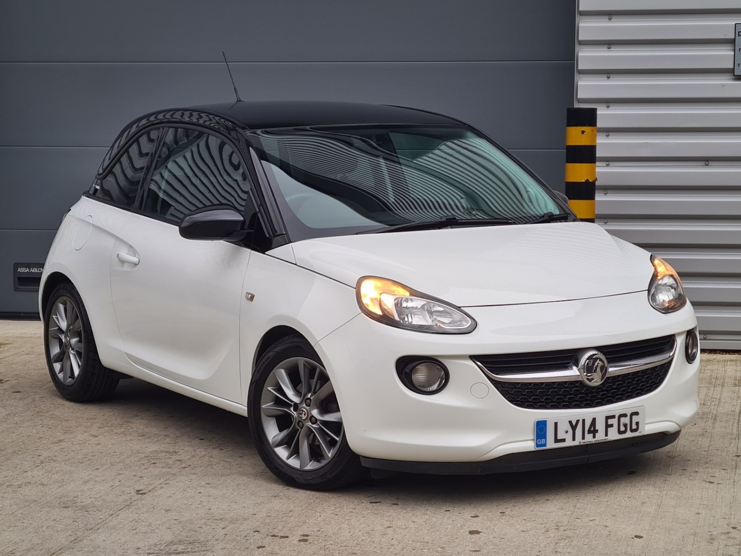 Used Vauxhall ADAM 2014 for sale - 76547455: Photo 1