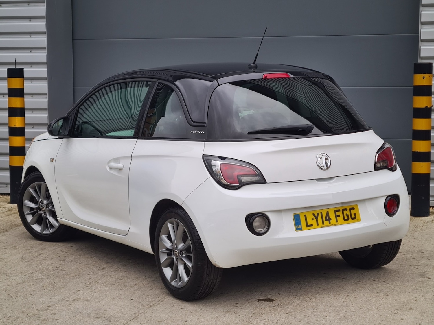 Used Vauxhall ADAM 2014 for sale - 76547455: Photo 3