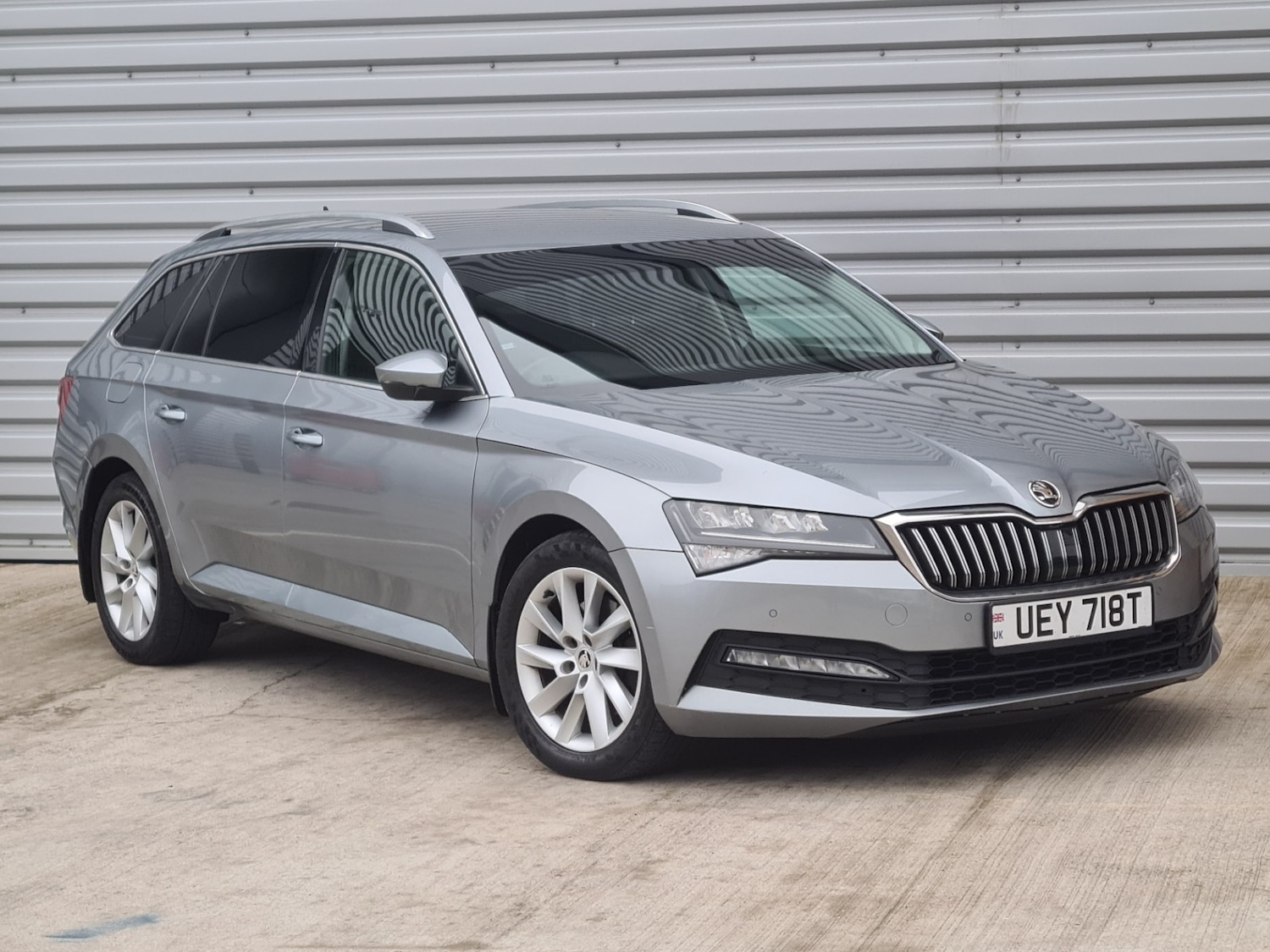 Used Skoda Superb 2020 for sale - 76638702: Photo 2