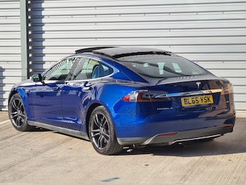 Used Tesla Model S 2015 for sale - 76041632: Photo