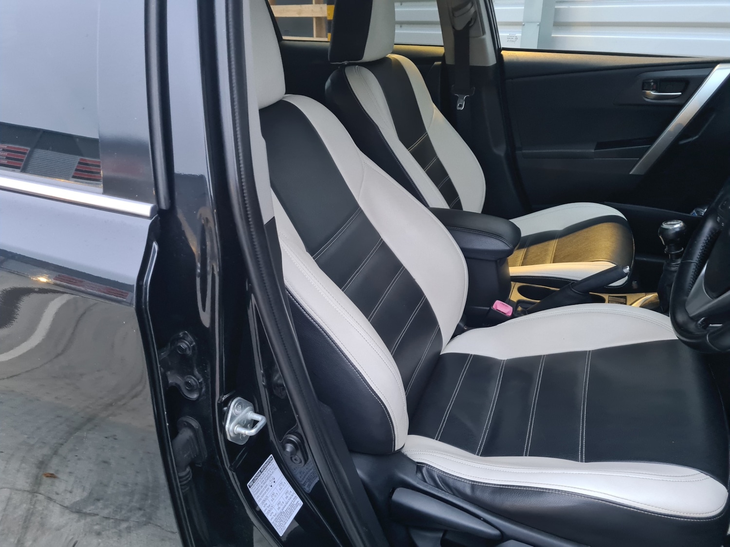 Used Toyota Auris 2014 for sale - 76643823: Photo 5