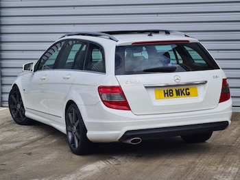 Used Mercedes-Benz C-Class 2010 for sale - 75731535: Photo
