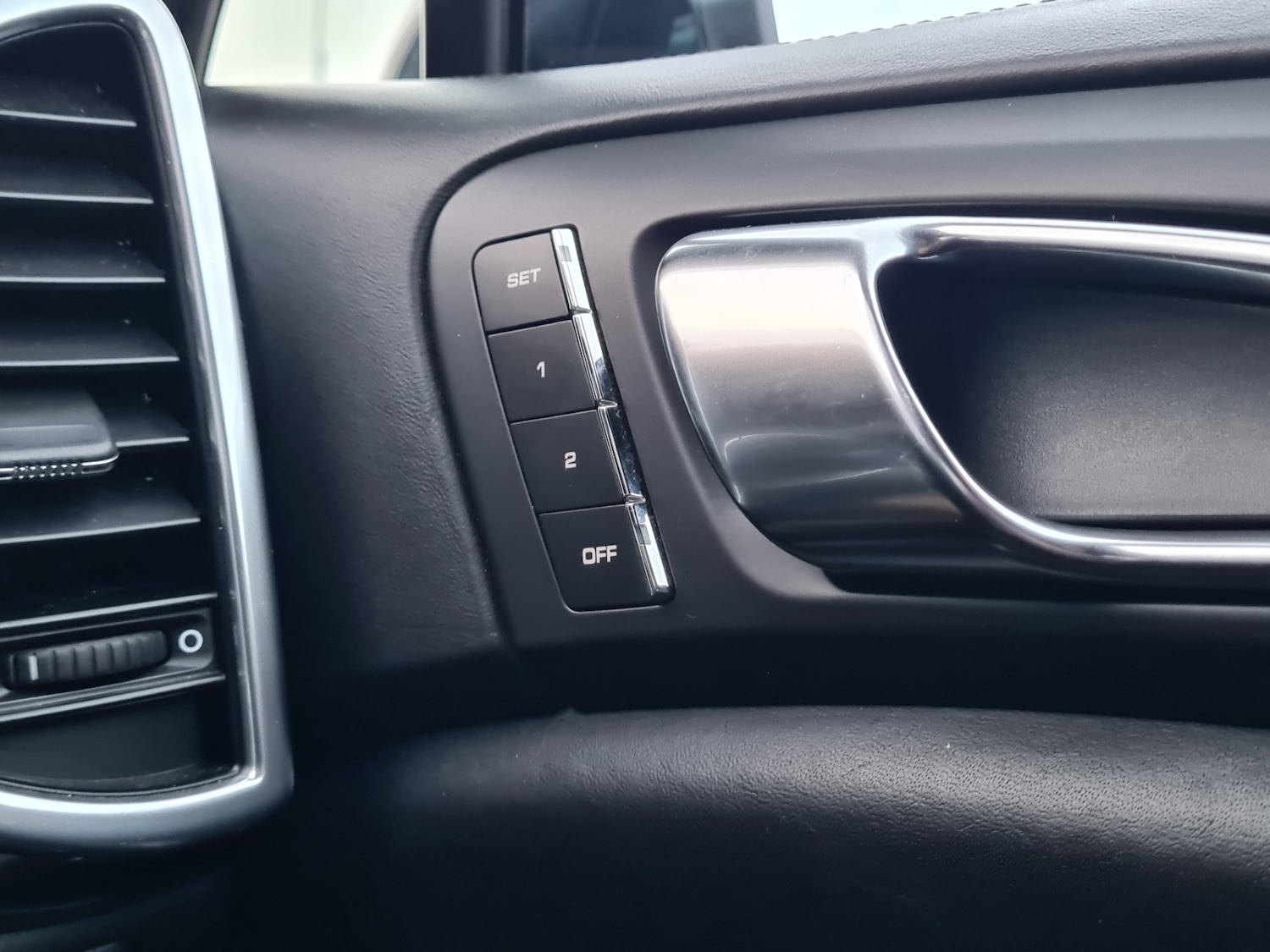 Used Porsche Cayenne 2011 for sale - 76821996: Photo 17