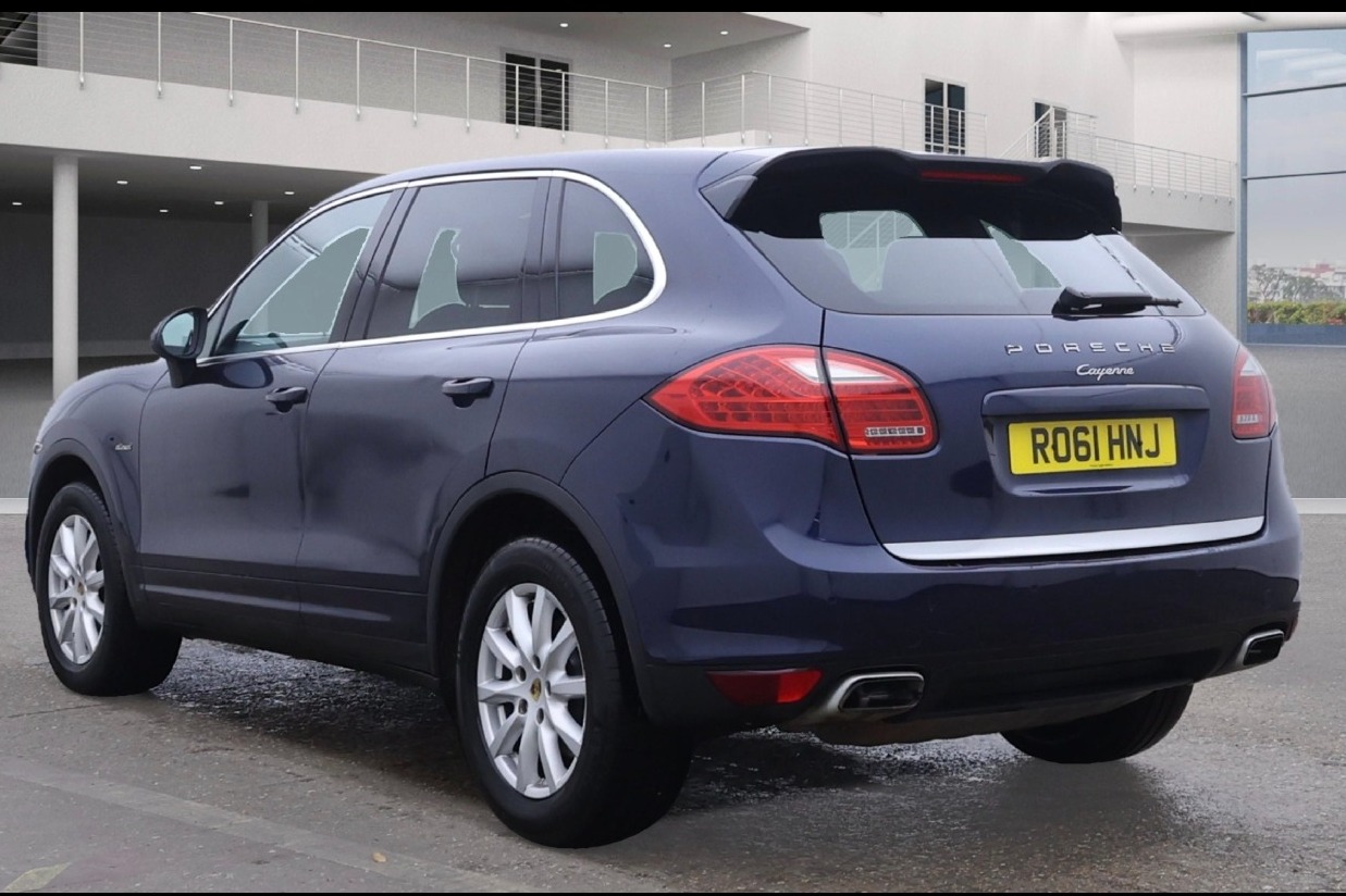 Used Porsche Cayenne 2011 for sale - 76821996: Photo 3