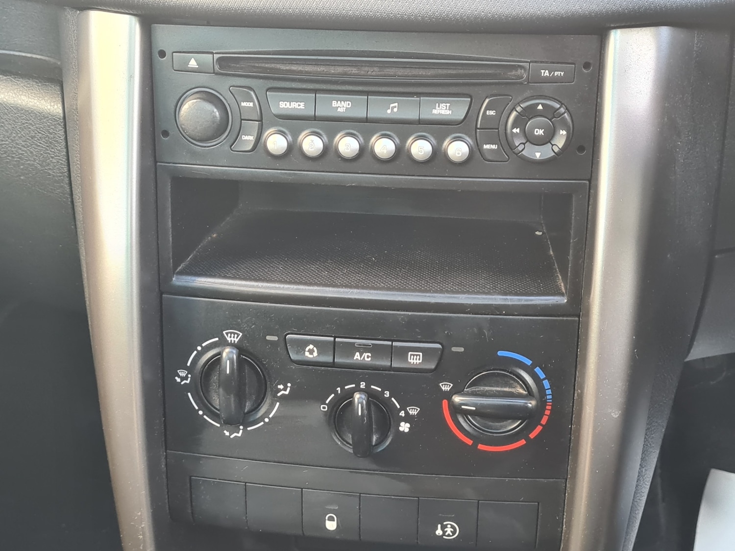 Used Peugeot 207 2009 for sale - 77127696: Photo 8