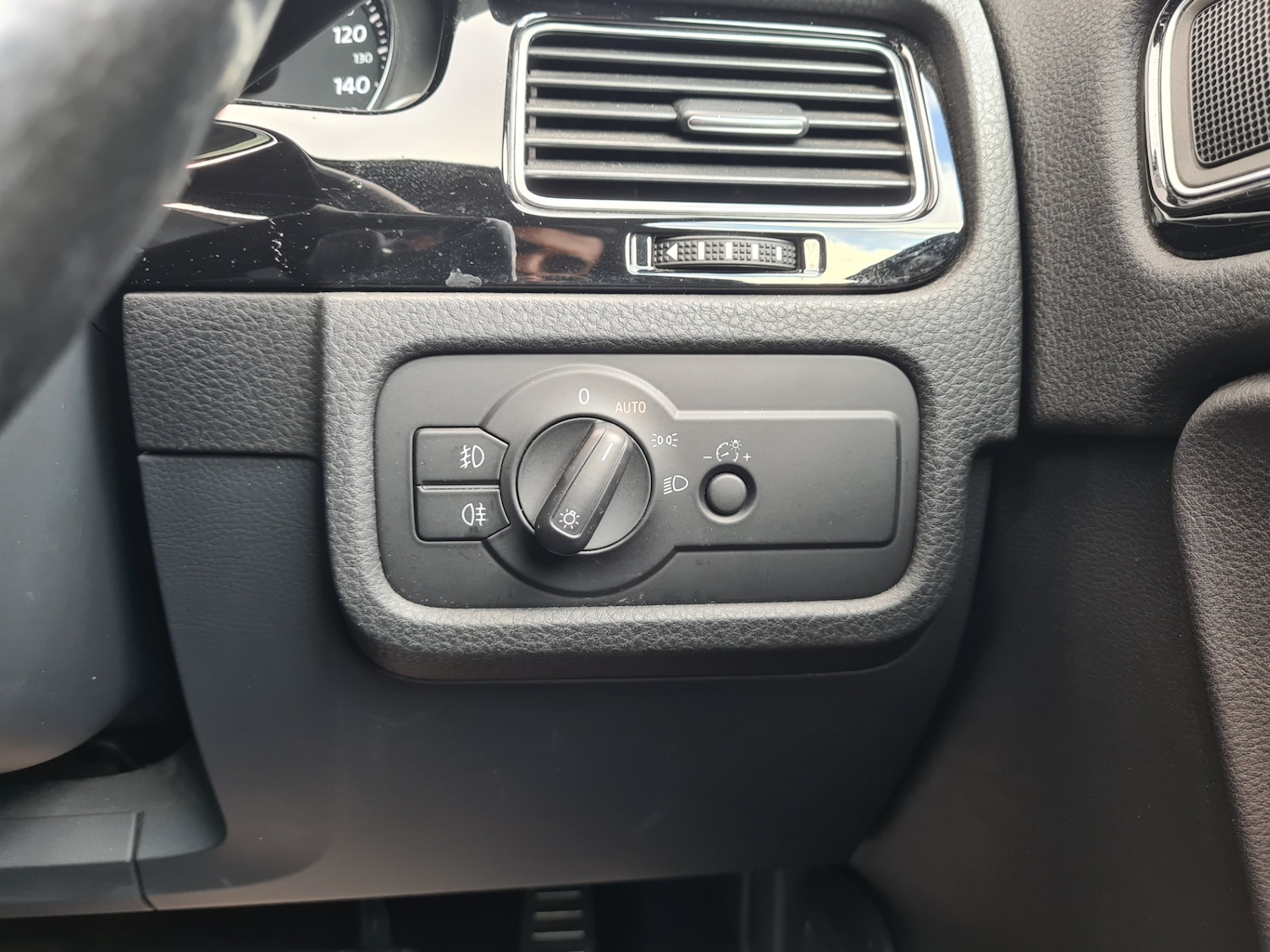 Used Volkswagen Touareg 2014 for sale - 77438800: Photo 15