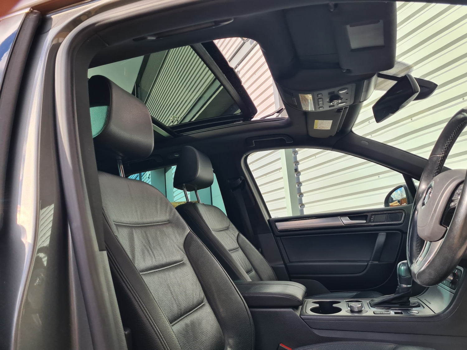 Used Volkswagen Touareg 2014 for sale - 77438800: Photo 6