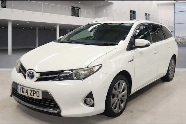 Used Toyota Auris 2014 for sale - 76237517: Photo 2